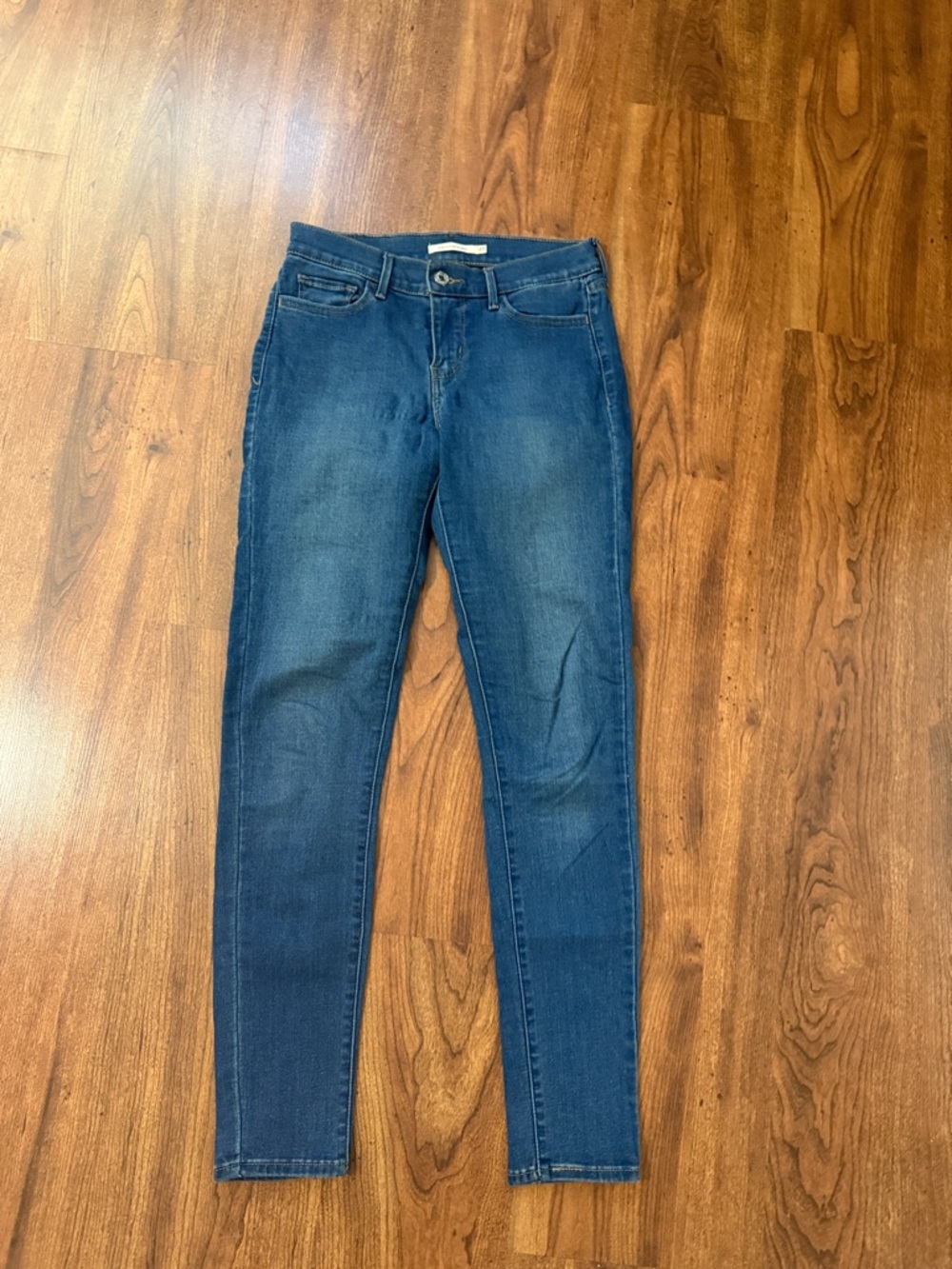 Levi's Women's Skinny Jeans in Medium Blue Wash